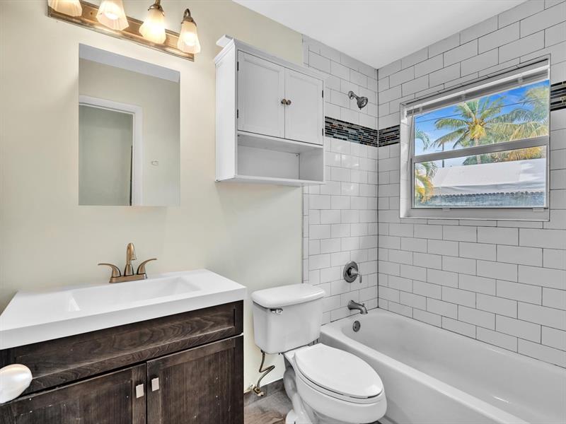 Image 37 of 47 For 1513 30th Ct