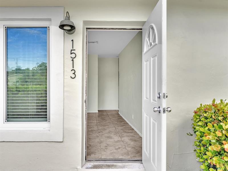 Image 7 of 47 For 1513 30th Ct
