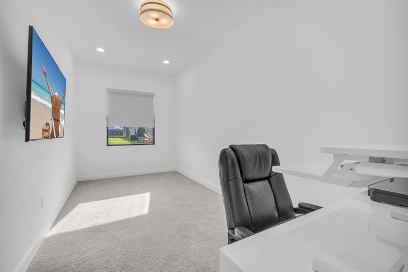 Image 32 of 48 For 11368 Apricot Valley Dr