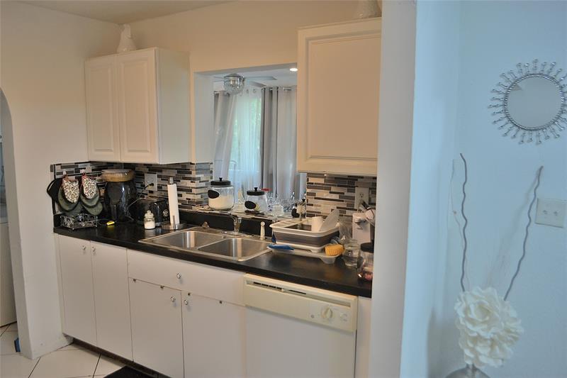 Image 4 of 22 For 17330 17th Ave