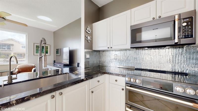 Image 11 of 40 For 14666 132nd Ct