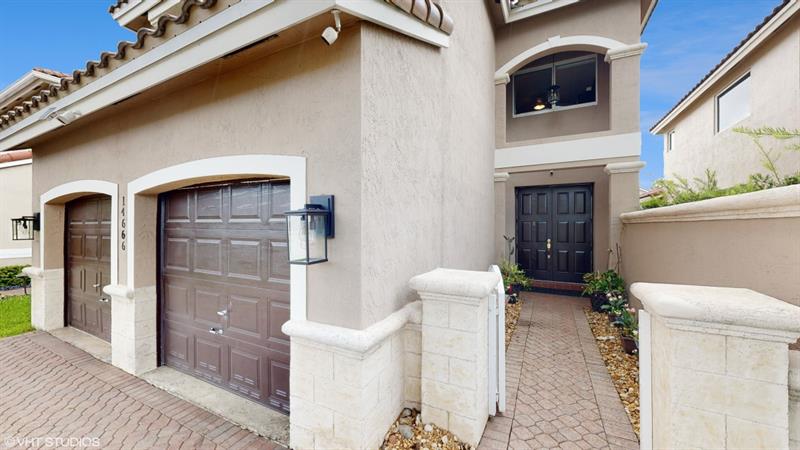 Image 8 of 40 For 14666 132nd Ct