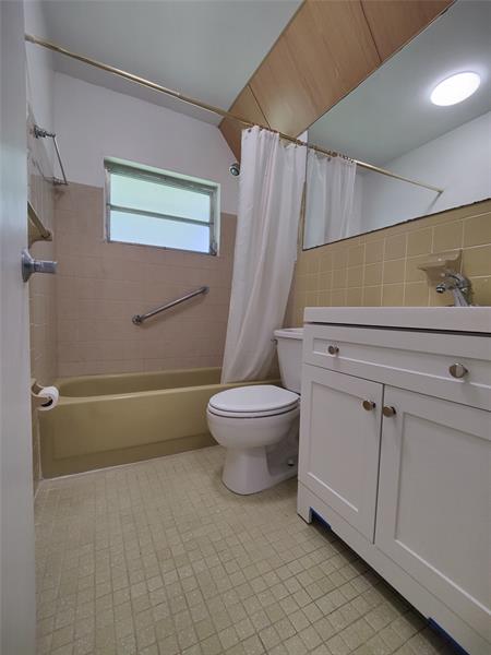Image 11 of 19 For 1020 73rd Ave