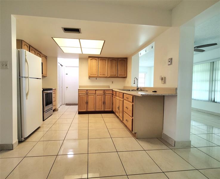 Image 5 of 19 For 1020 73rd Ave