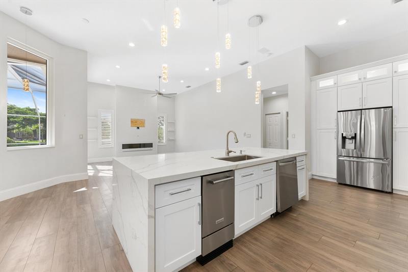 Image 15 of 50 For 6689 70th Pl