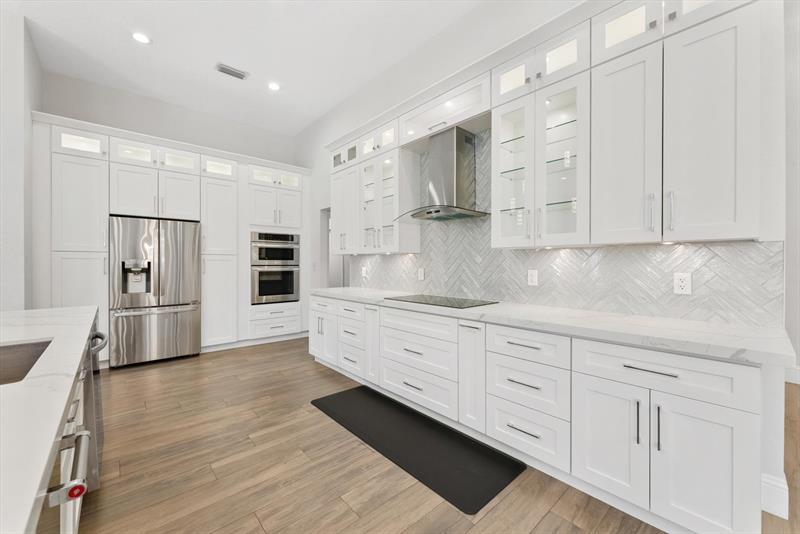 Image 17 of 50 For 6689 70th Pl