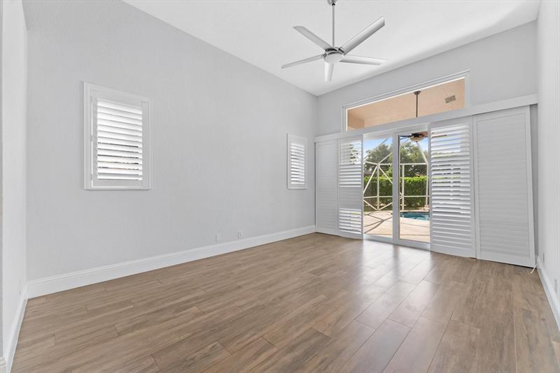 Image 23 of 50 For 6689 70th Pl