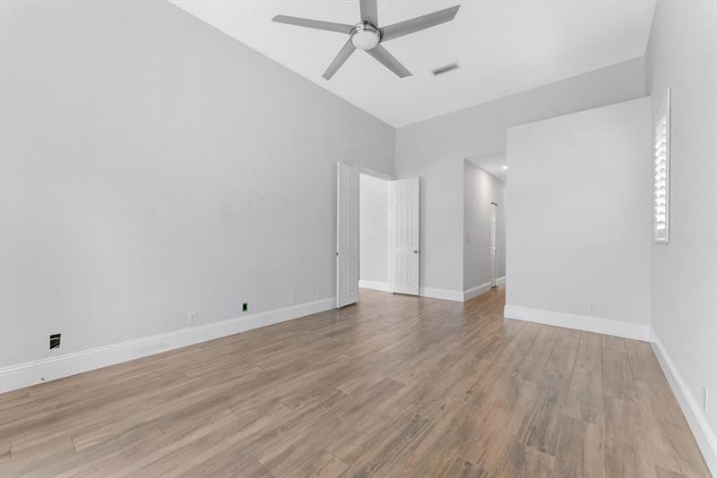 Image 25 of 50 For 6689 70th Pl