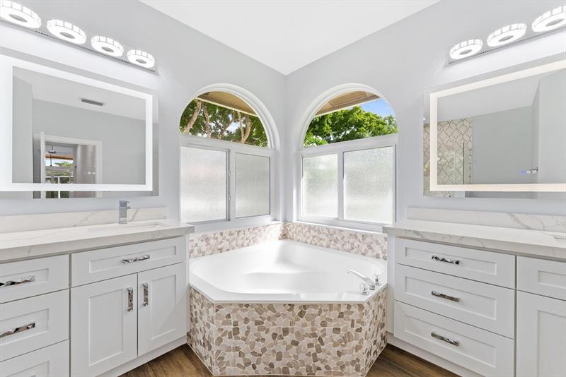 Image 27 of 50 For 6689 70th Pl