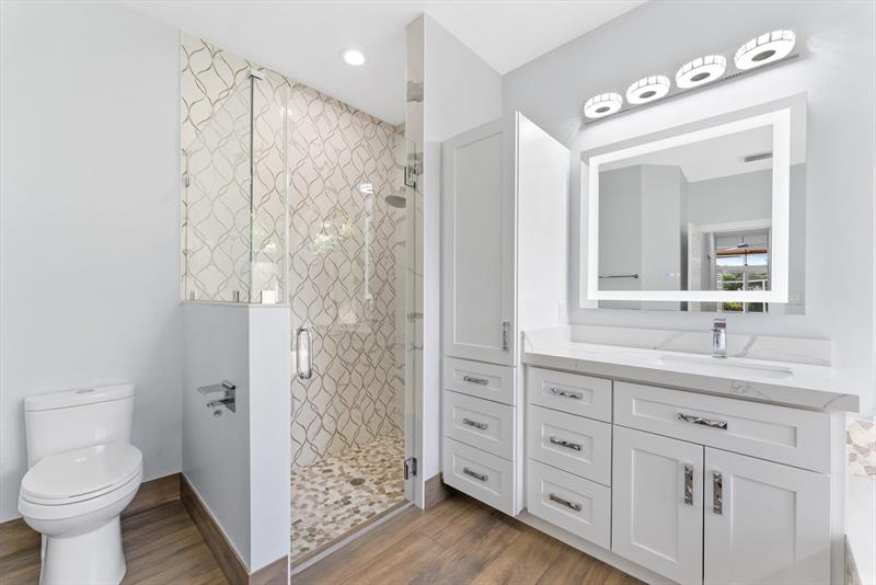 Image 28 of 50 For 6689 70th Pl