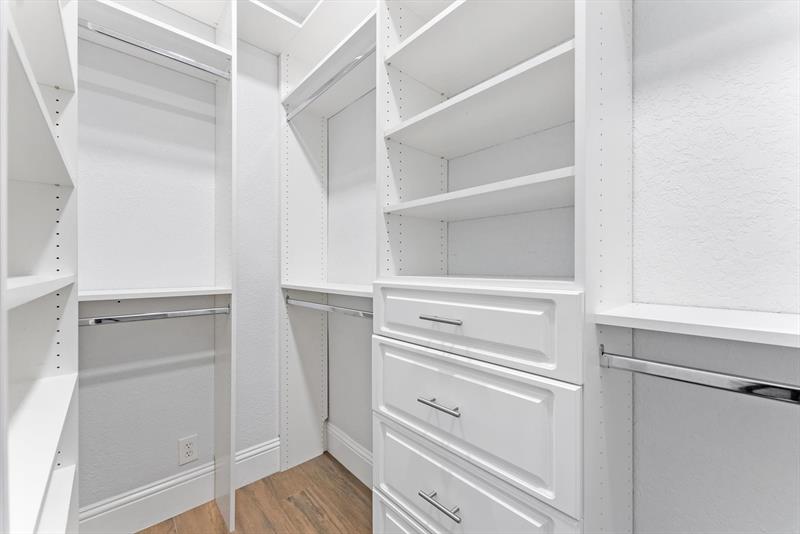 Image 31 of 50 For 6689 70th Pl