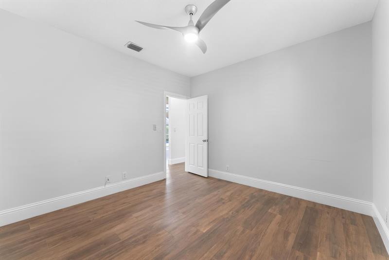 Image 33 of 50 For 6689 70th Pl