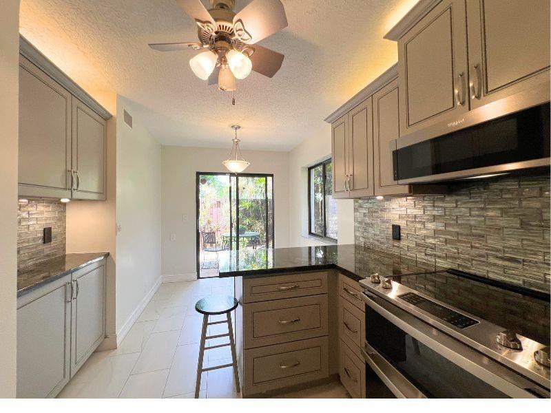 Image 15 of 49 For 5270 Fountains Dr  102