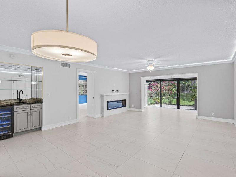 Image 18 of 49 For 5270 Fountains Dr  102