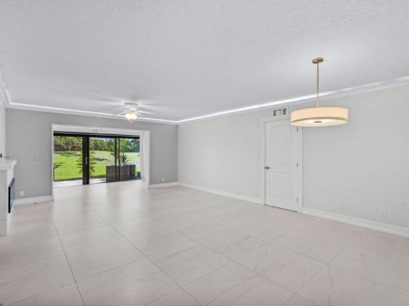 Image 20 of 49 For 5270 Fountains Dr  102