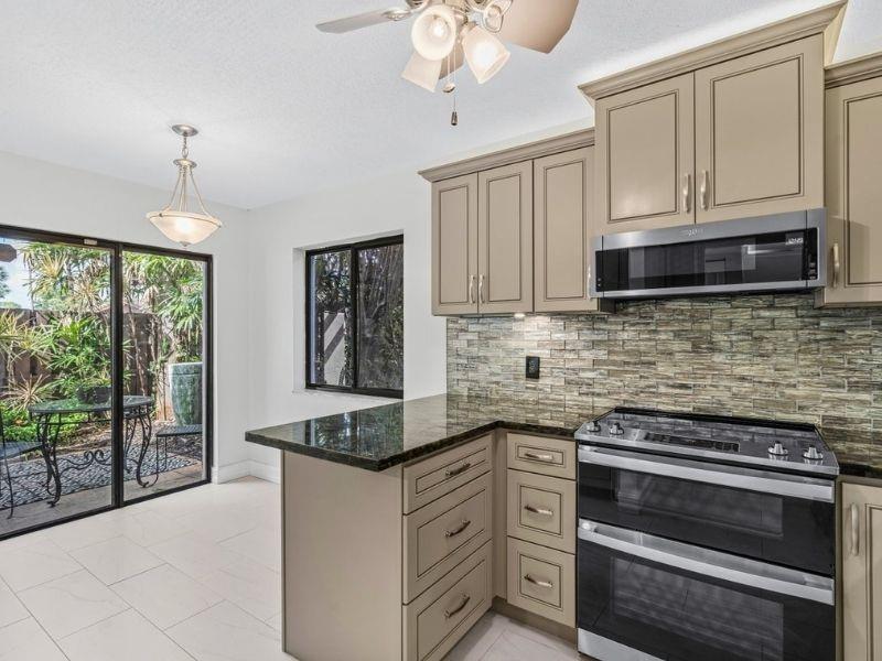 Image 8 of 49 For 5270 Fountains Dr  102
