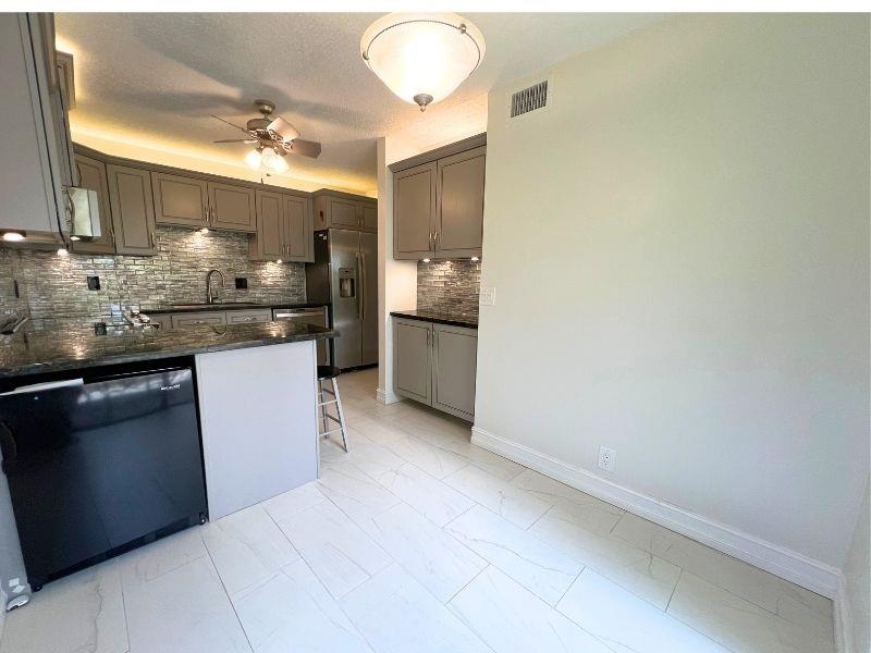 Image 9 of 49 For 5270 Fountains Dr  102