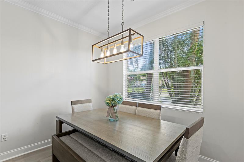 Image 11 of 44 For 2504 Seminole Palms Dr  2504