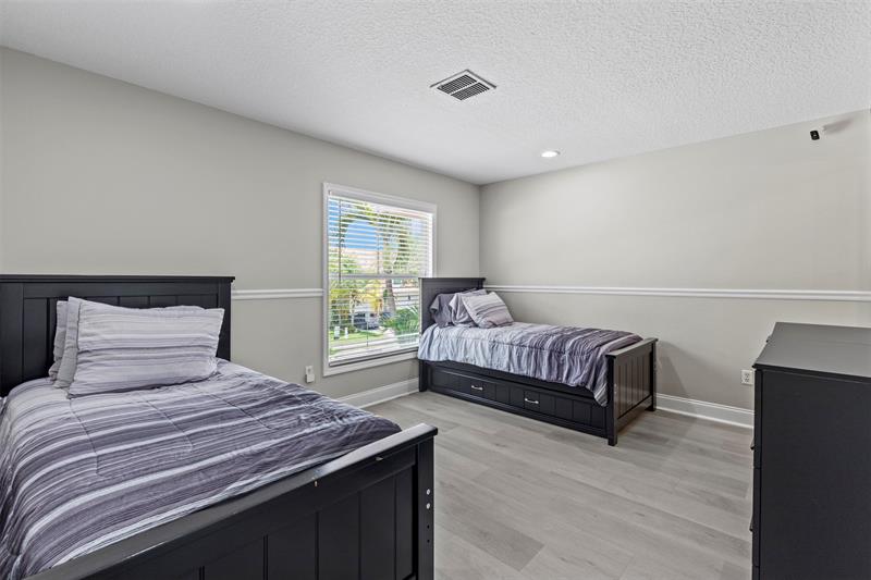 Image 22 of 44 For 2504 Seminole Palms Dr  2504