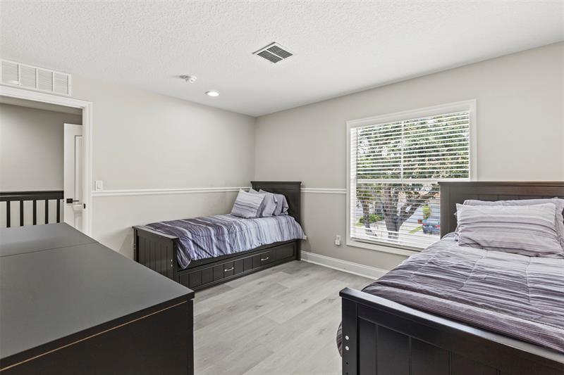 Image 23 of 44 For 2504 Seminole Palms Dr  2504