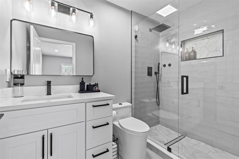 Image 27 of 44 For 2504 Seminole Palms Dr  2504