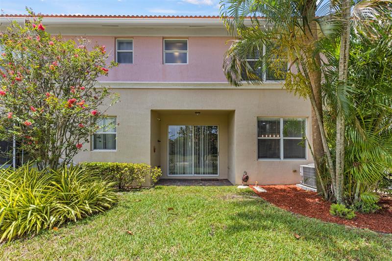 Image 34 of 44 For 2504 Seminole Palms Dr  2504