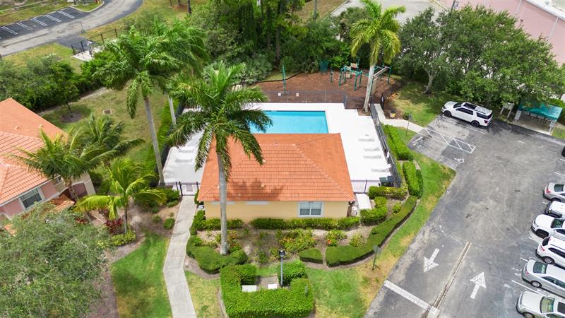 Image 41 of 44 For 2504 Seminole Palms Dr  2504