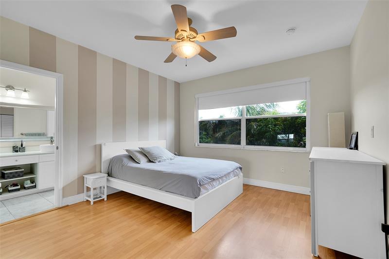 Image 28 of 55 For 14132 51st Ln  14132