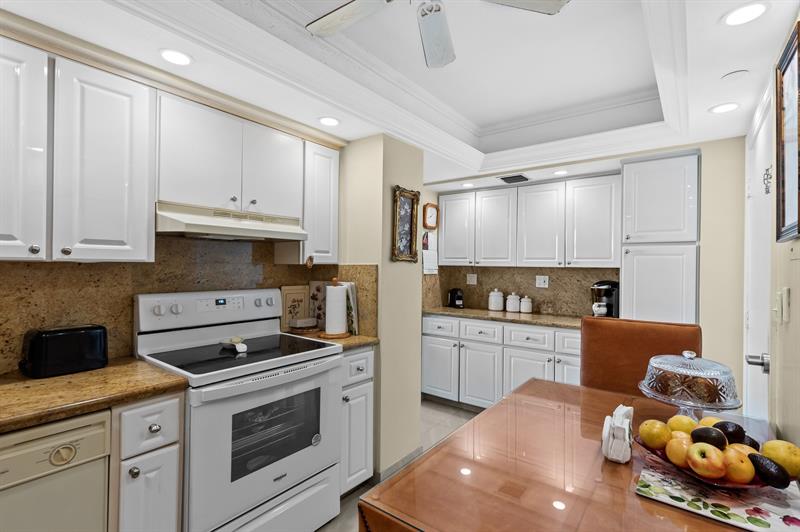 Image 10 of 61 For 3300 36th St  302