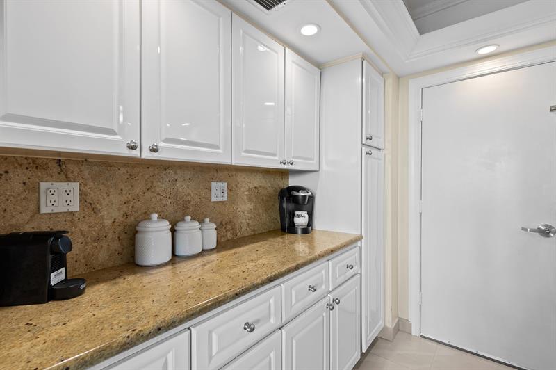 Image 11 of 61 For 3300 36th St  302