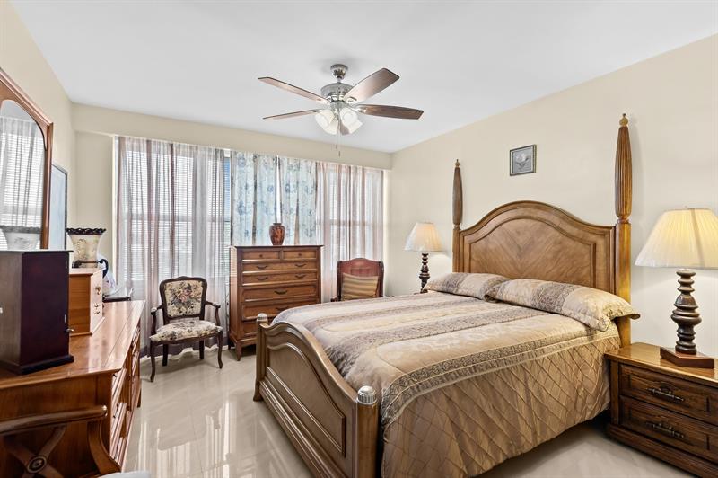 Image 12 of 61 For 3300 36th St  302