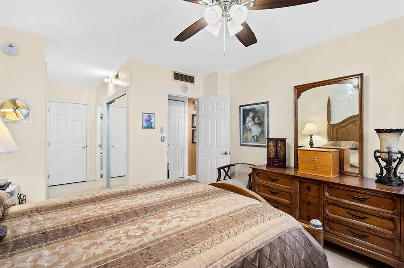 Image 13 of 61 For 3300 36th St  302