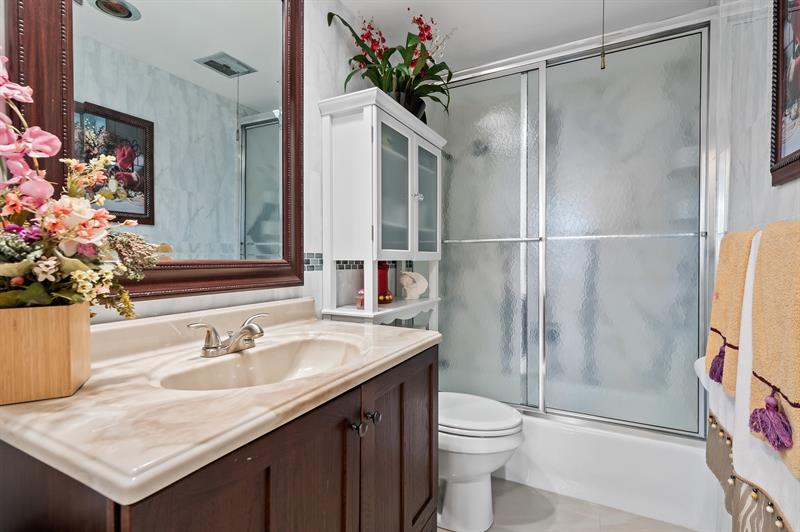 Image 18 of 61 For 3300 36th St  302