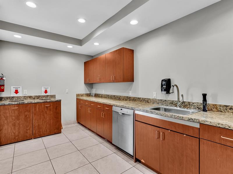 Image 41 of 61 For 3300 36th St  302