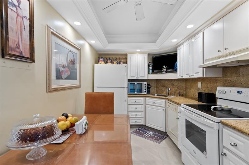 Image 9 of 61 For 3300 36th St  302