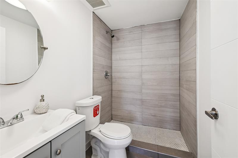 Image 4 of 30 For 2206 Simms St