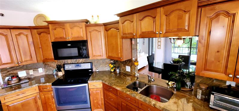Image 3 of 25 For 7519 La Paz Boulevard  201
