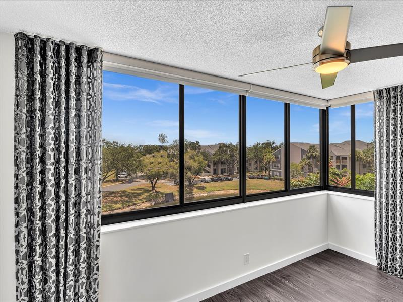 Image 21 of 85 For 8010 Hampton Blvd  403