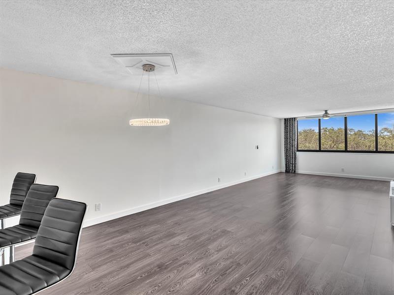 Image 29 of 85 For 8010 Hampton Blvd  403