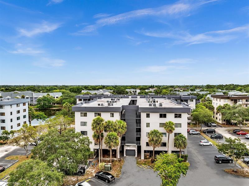 Image 3 of 85 For 8010 Hampton Blvd  403