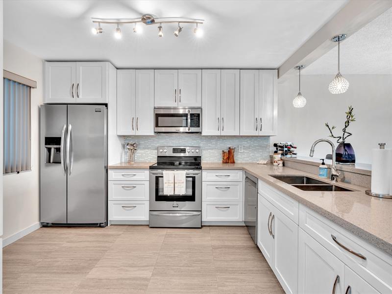 Image 36 of 85 For 8010 Hampton Blvd  403