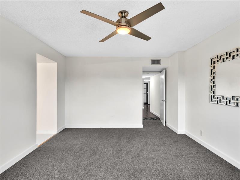 Image 42 of 85 For 8010 Hampton Blvd  403