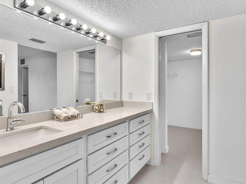 Image 46 of 85 For 8010 Hampton Blvd  403