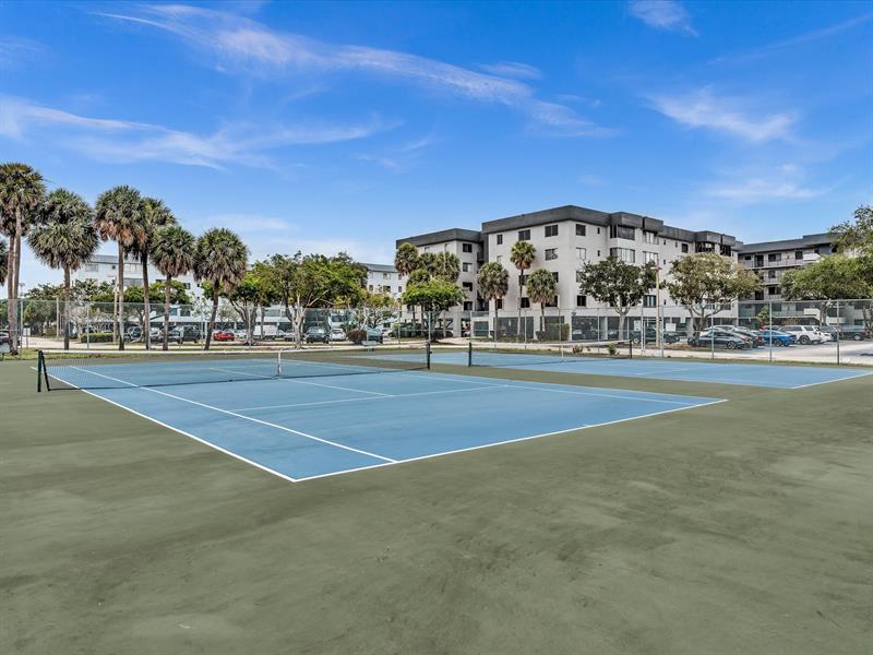 Image 6 of 85 For 8010 Hampton Blvd  403