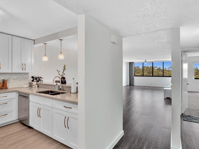 Image 60 of 85 For 8010 Hampton Blvd  403