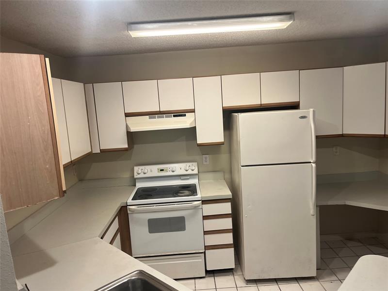 Image 10 of 15 For 4045 Mcnab Rd  110