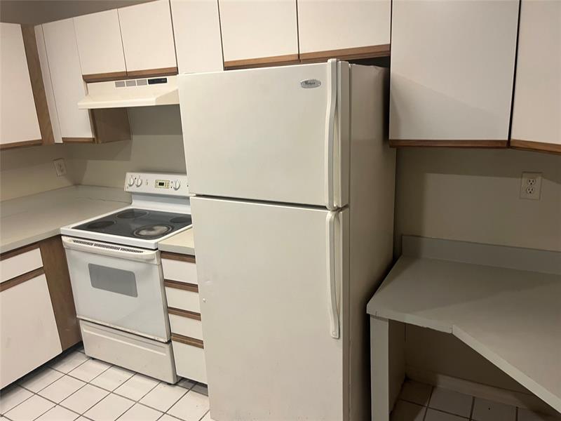 Image 3 of 15 For 4045 Mcnab Rd  110
