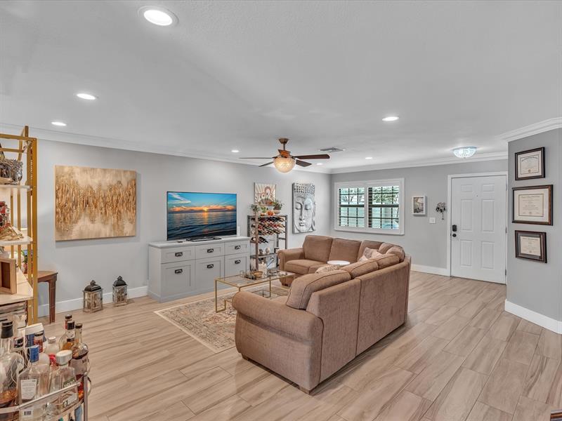 Image 11 of 49 For 9122 Vineyard Lake Dr.  9122