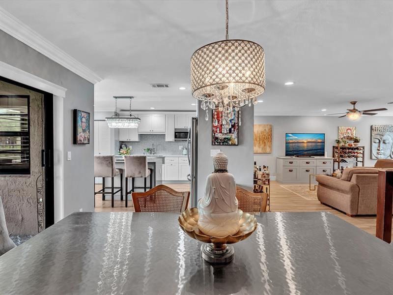 Image 16 of 49 For 9122 Vineyard Lake Dr.  9122