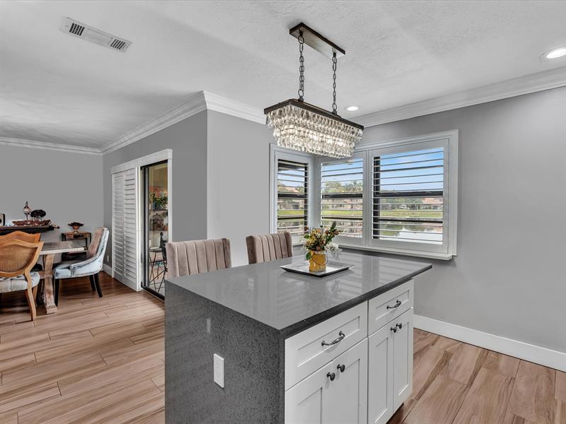 Image 17 of 49 For 9122 Vineyard Lake Dr.  9122